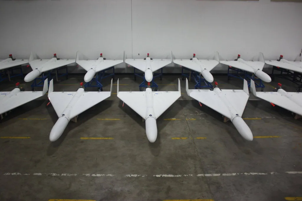 Американская компания Griffon Aerospace опубликовала официальные фотографии своего дрона-камикадзе MQM-172 «Arrowhead», конструктивно схожего с дронами типа «Shahed-136»/«Герань-2»