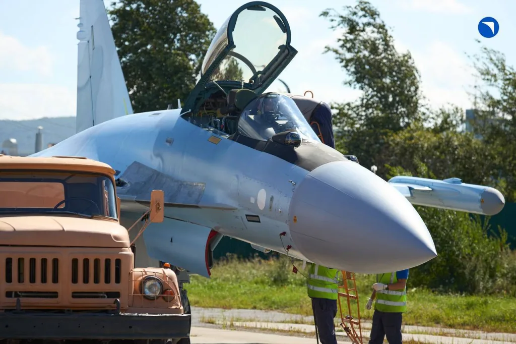 ОАК передала ВКС России очередную партию новых серийных многоцелевых истребителей Су-35С