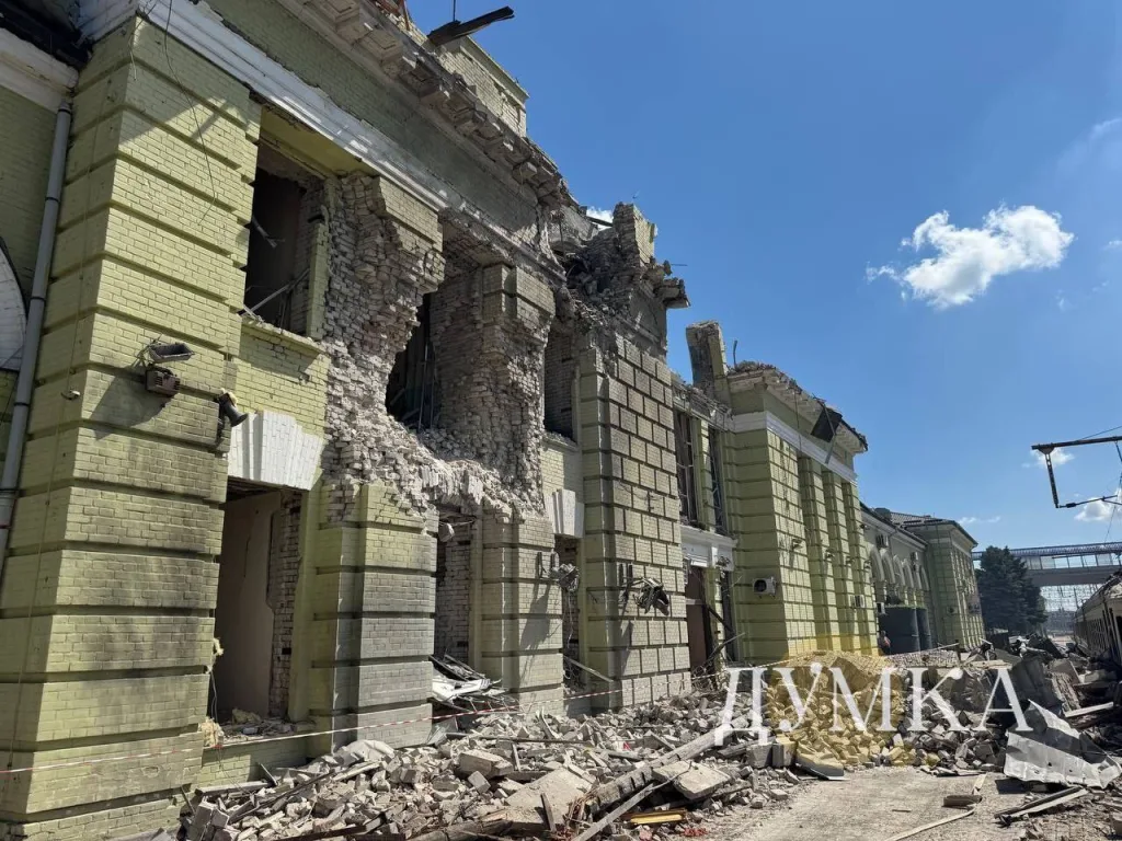 Дроны-камикадзе «Герань-2» ночью нанесли удар по железнодорожной станции в Лозовой Харьковской области