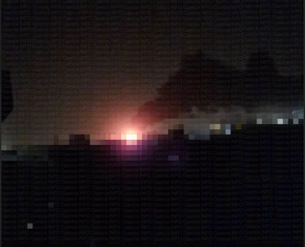 Ночью дронами-камикадзе «Герань» был нанесён массированный удар по объектам энергетической инфраструктуры в Одесской области в Ильичевске (Черноморск)