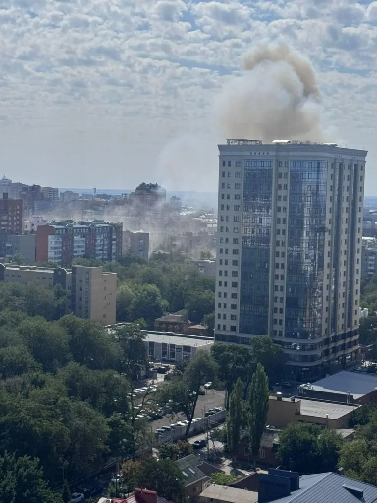 Три человека, предварительно, пострадали при ударе по жилому дому в Ростове-на-Дону
