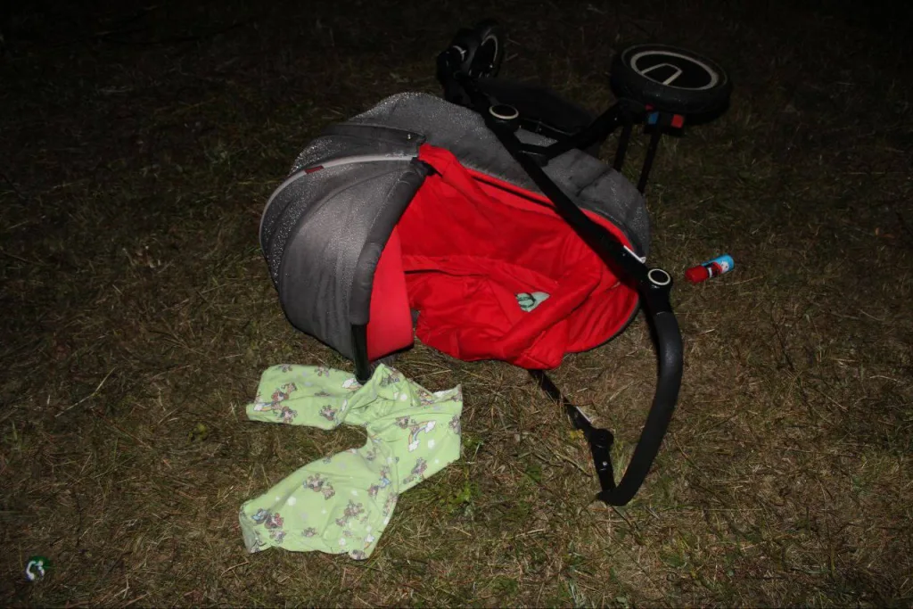 Пьяный водитель без прав влетел в мать с трехмесячным ребенком в Красноярском крае