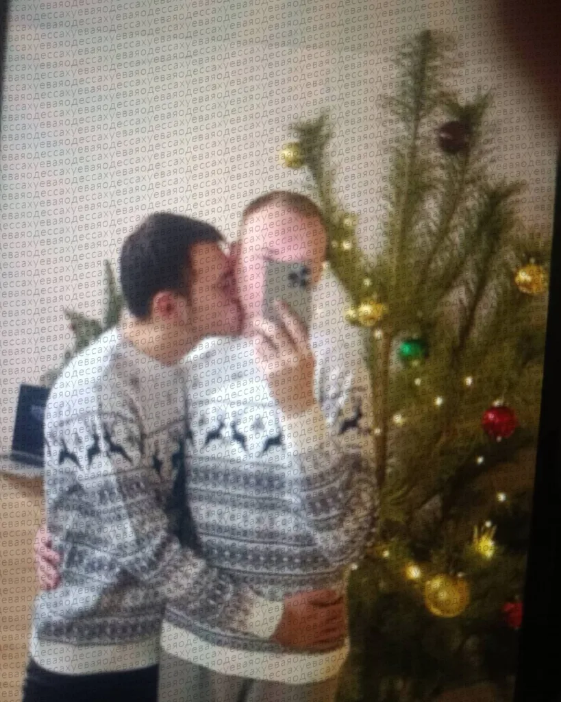 Одесский полицейский сбежал за границу вместе со своим парнем