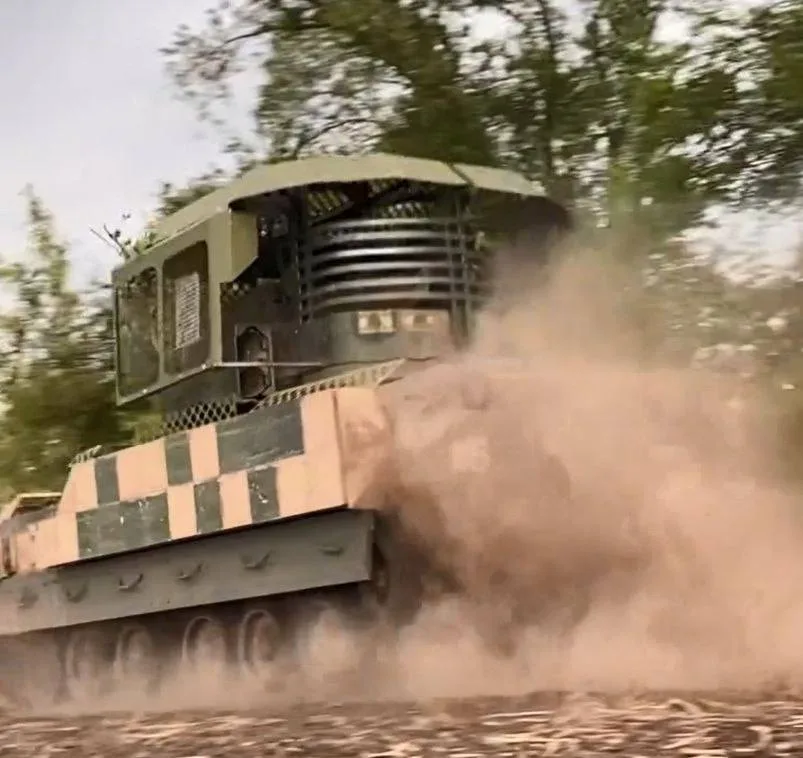 Комплект дополнительной защиты башни БМП M2A2 Bradley ODS-SA под названием Tower 1 от украинской компании Iron Nuts