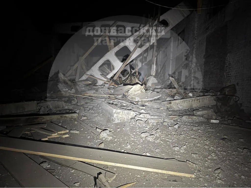 Точечный удар ОТРК «Искандер-М» по позициям 119-й отдельной бригады территориальной обороны ВСУ на территории промышленного объекта в Славянске