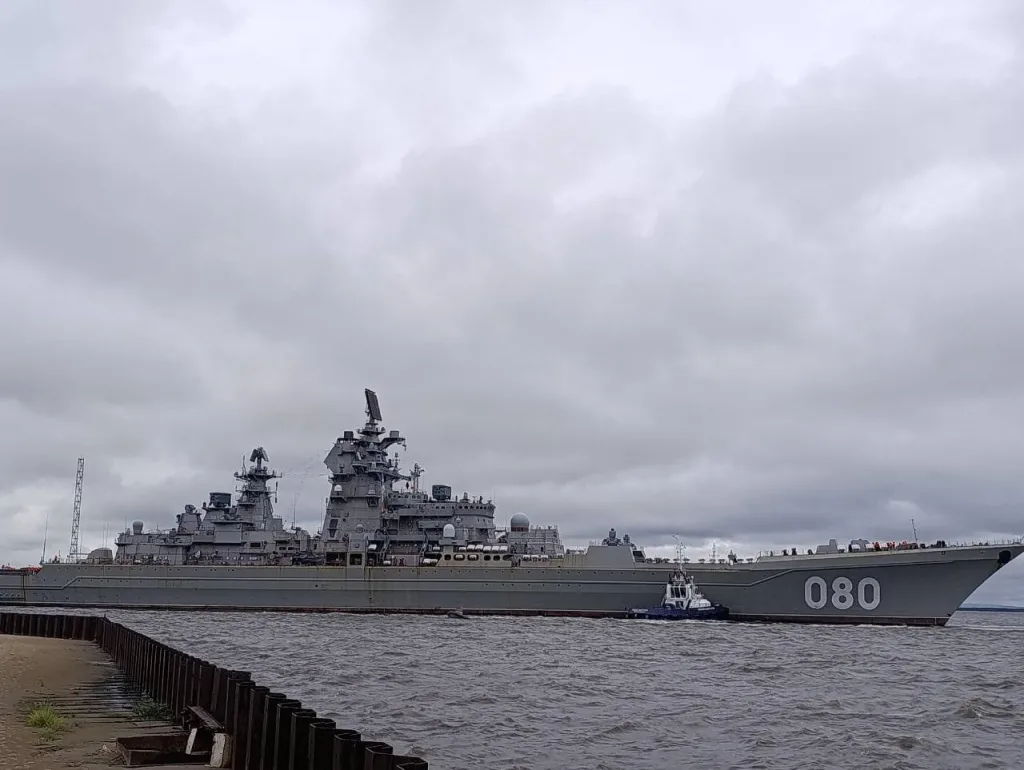 Тяжелый атомный ракетный крейсер «Адмирал Нахимов» проекта 11442М (080) вышел на ходовые испытания