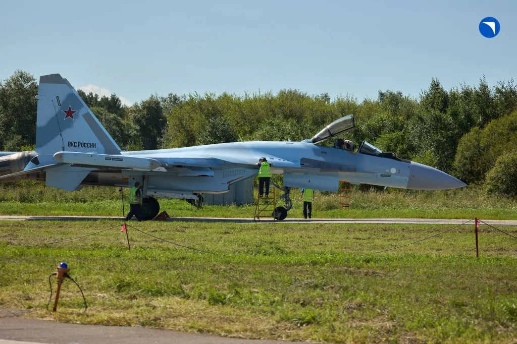 ОАК передала ВКС России очередную партию новых серийных многоцелевых истребителей Су-35С