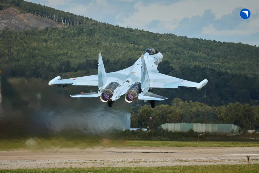 ОАК передала ВКС России очередную партию новых серийных многоцелевых истребителей Су-35С