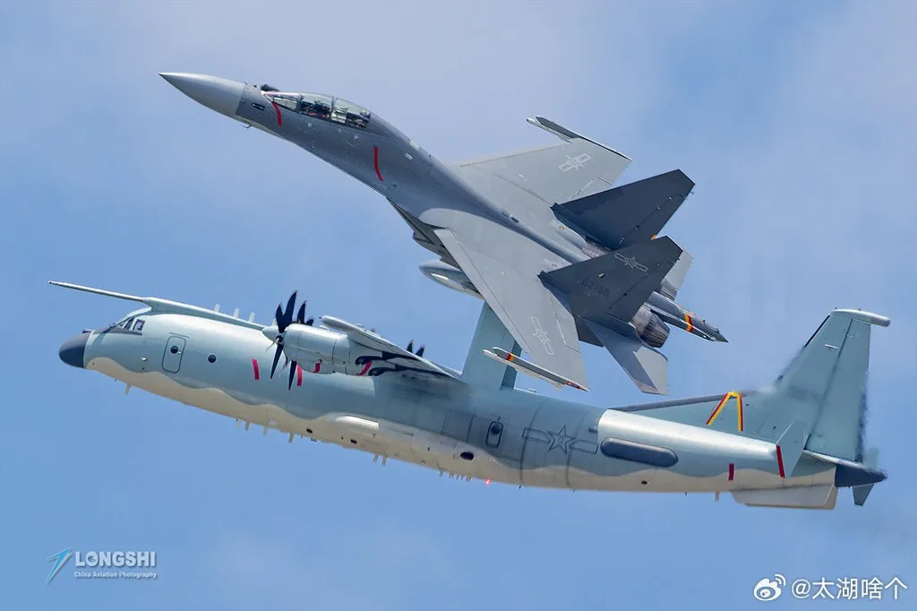 Красивые фотографии репетиции воздушной части парада, посвященного 80-летию победы в войне сопротивления китайского народа японским захватчикам и Второй мировой войне, которая состоялась в Пекине 23 августа 2025 года