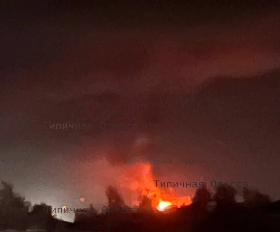 Ночью дронами-камикадзе «Герань» был нанесён массированный удар по объектам энергетической инфраструктуры в Одесской области в Ильичевске (Черноморск)