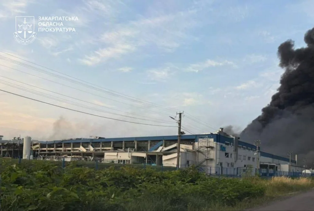 Разоблачение фейка: удар по «гражданскому» заводу Flex в Мукачево