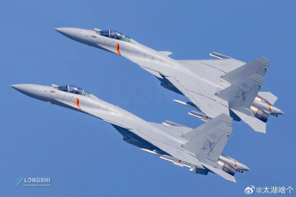 Красивые фотографии репетиции воздушной части парада, посвященного 80-летию победы в войне сопротивления китайского народа японским захватчикам и Второй мировой войне, которая состоялась в Пекине 23 августа 2025 года