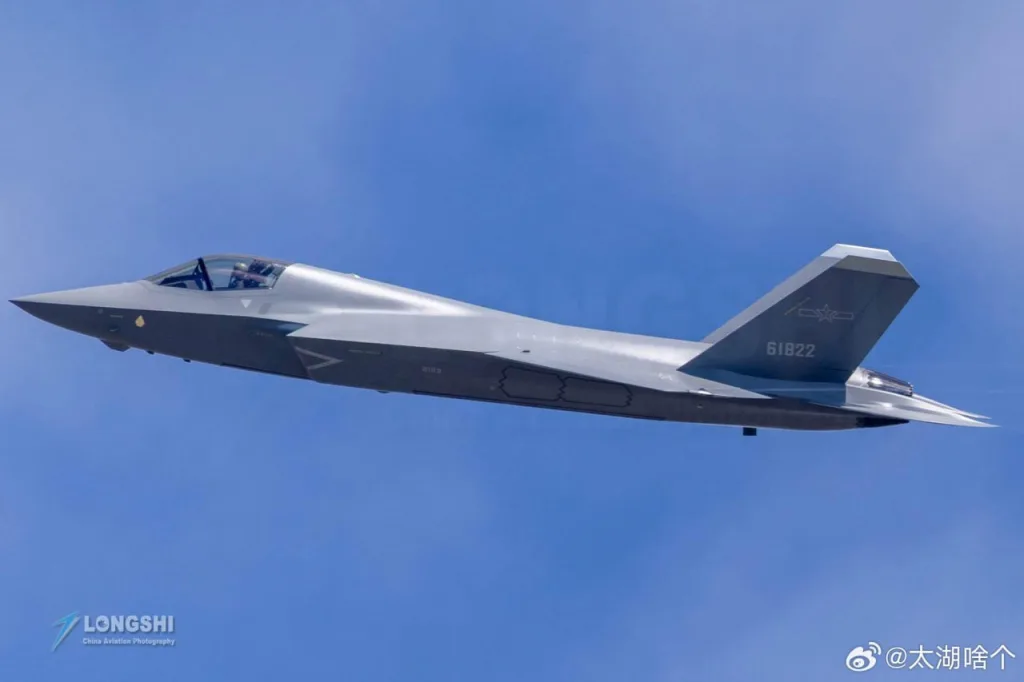 Красивые фотографии репетиции воздушной части парада, посвященного 80-летию победы в войне сопротивления китайского народа японским захватчикам и Второй мировой войне, которая состоялась в Пекине 23 августа 2025 года