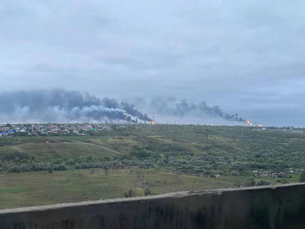 Украинские дроны-камикадзе атаковали Сызранский НПЗ в Самарской области