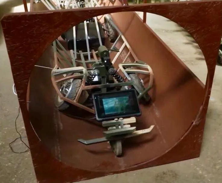 Украинская шиза, похоже, достигла пика: в медиа теперь всерьёз обсуждают новые дроны для бросков по трубам как в Судже