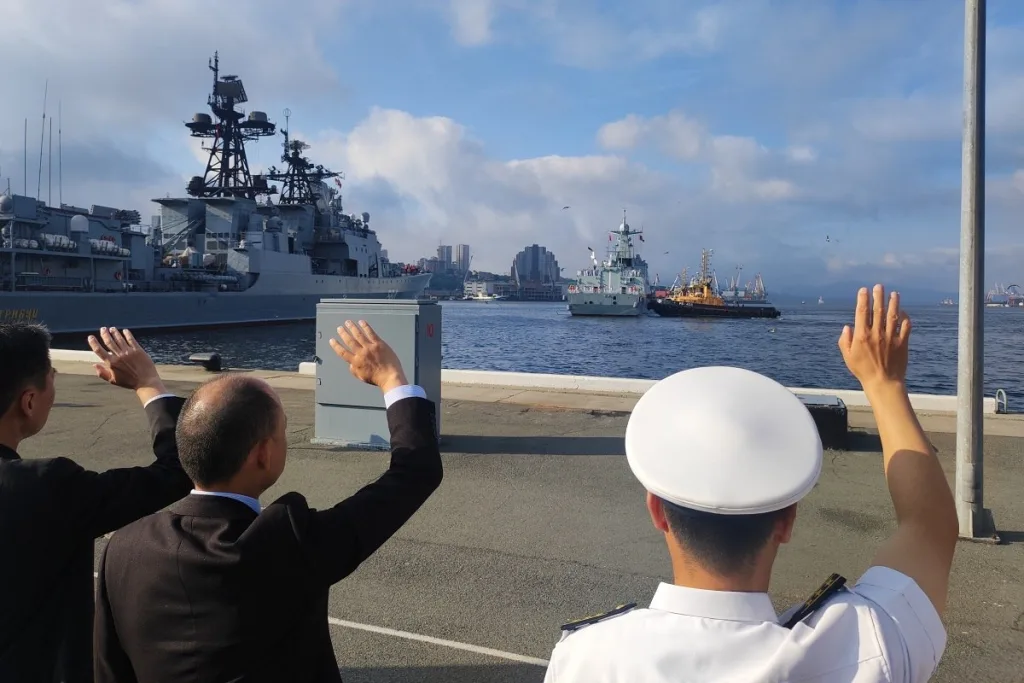 Корабли ВМФ России и ВМС НОАК вышли в Японское море для проведения учений «Морское взаимодействие-2025»