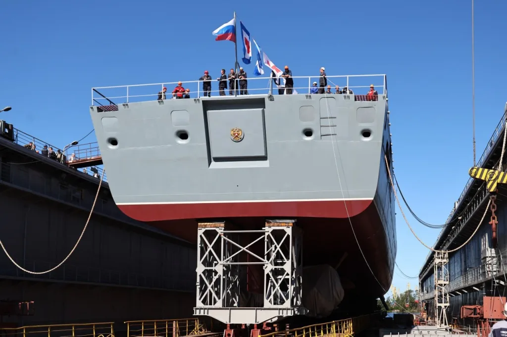 На судостроительном заводе «Северная верфь» состоялся спуск на воду фрегата «Адмирал Амелько» проекта 22350