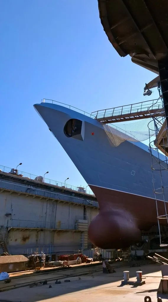 На судостроительном заводе «Северная верфь» состоялся спуск на воду фрегата «Адмирал Амелько» проекта 22350