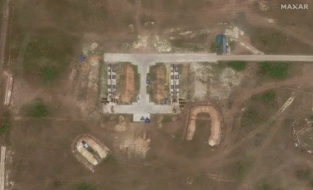 Спутниковые снимки стартовых площадок, запускающих по Украине дроны «Герань-2», «Гарпия-А1» и «Гербера», опубликованные компанией Maxar