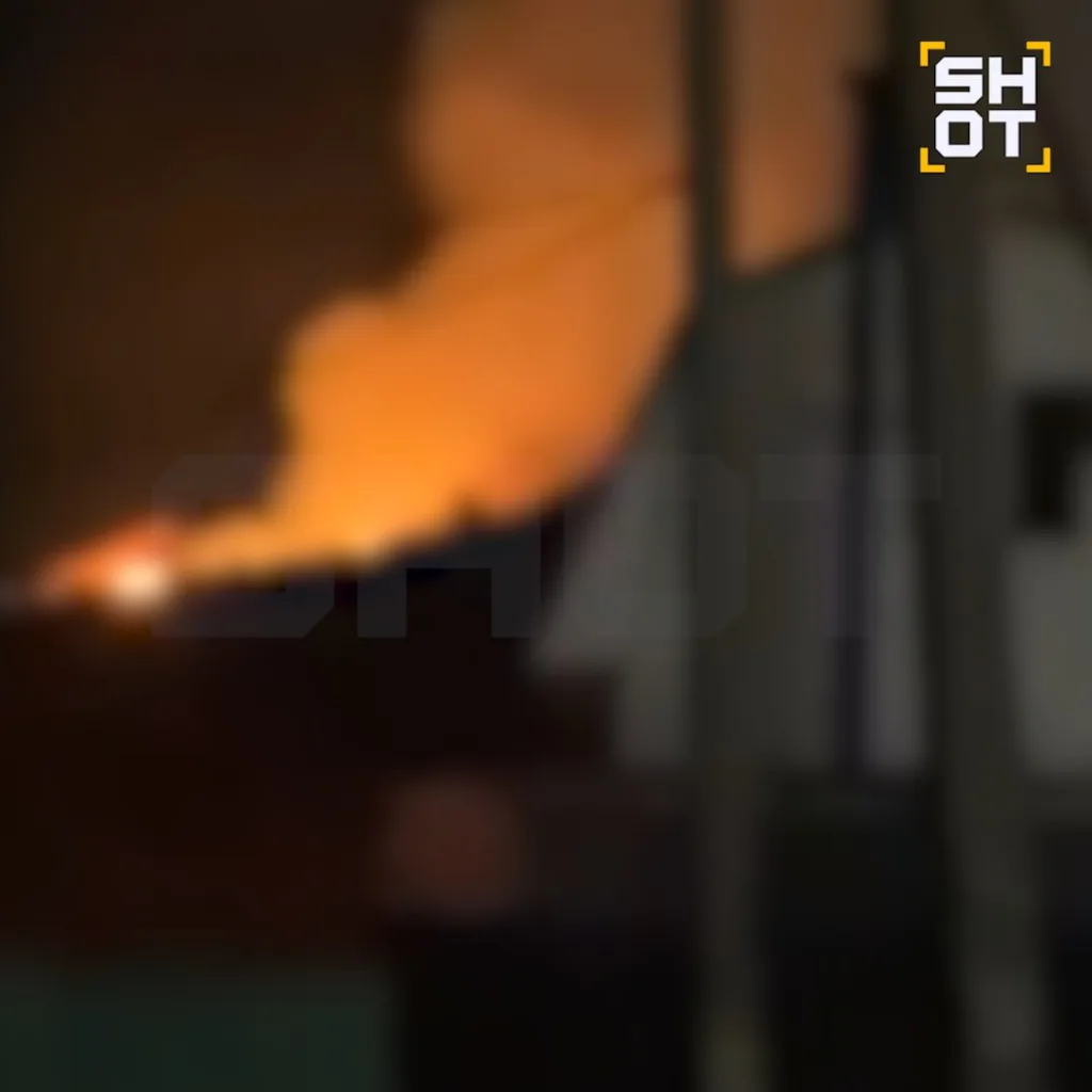 Украинские дроны атаковали Воронеж: горят жилые дома, ранен человек