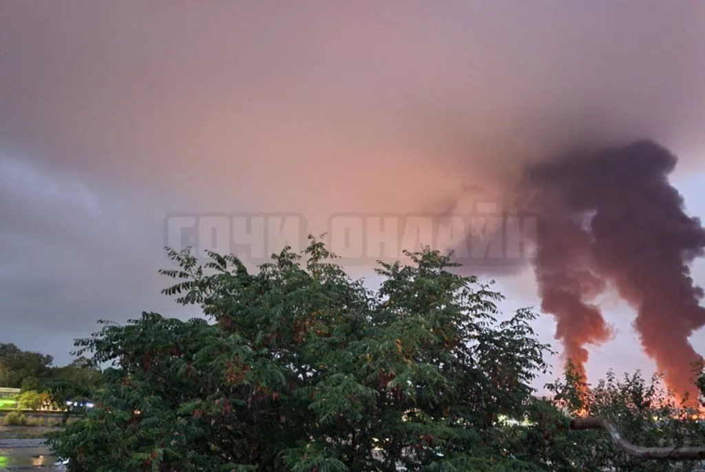 Последствия украинской атаки: в Сочи горит нефтебаза с 2 тысячами кубометров топлива