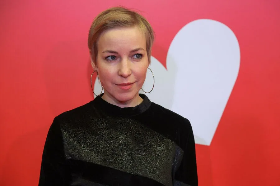 «Как-то стыдно»: Мария Шалаева стала таксисткой в Париже