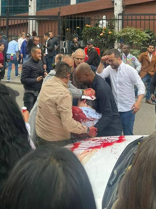 Потенциальный кандидат в президенты Колумбии, сенатор Мигель Урибе Турбай умер в больнице, где находился после покушения