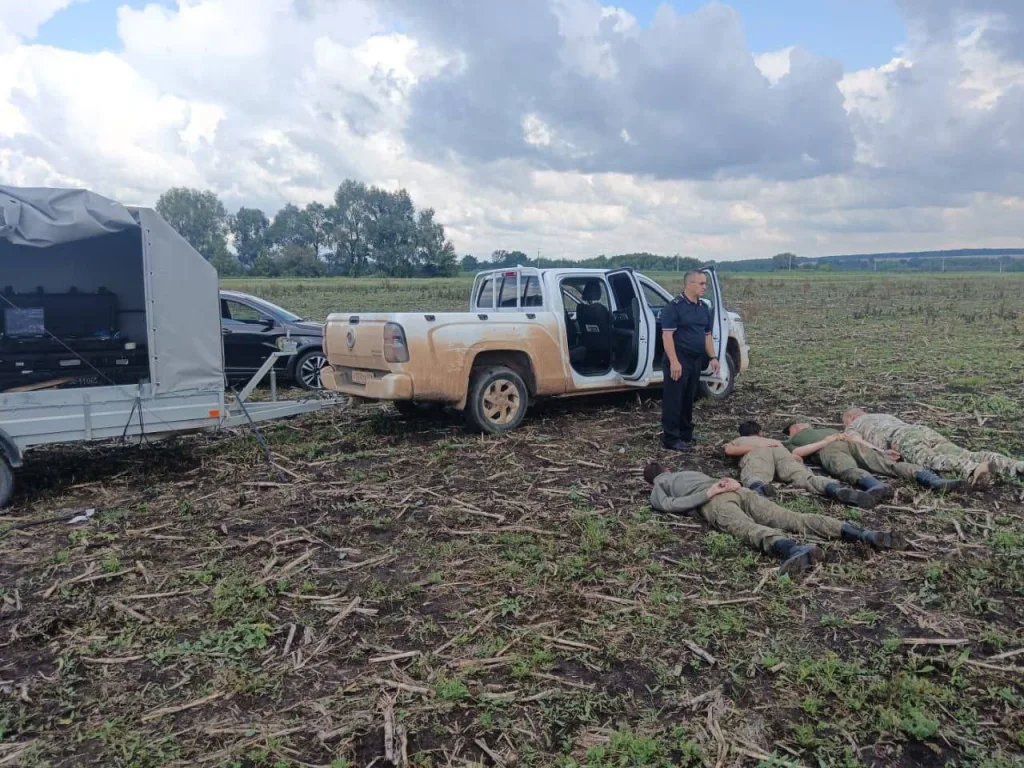 Татарские полицейские задержали операторов российского разведывательного БПЛА «Орлан-10»