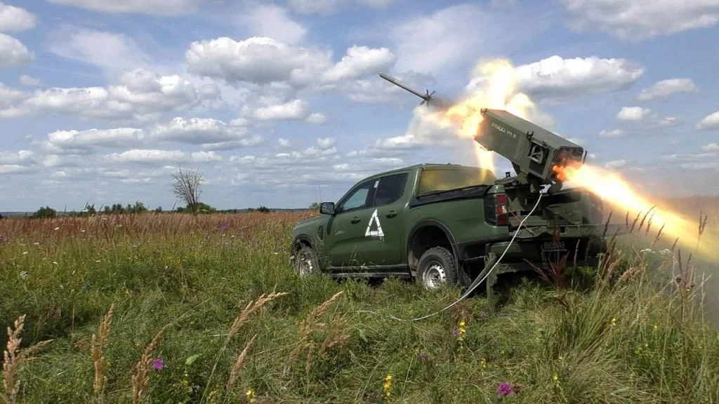РСЗО «Сеялка-ВМ8» с 16 направляющими для авиационных ракет С-8 во время учений ВСУ