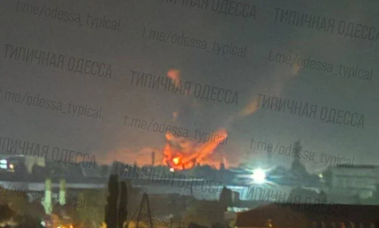 В Одессе после массированного налета «Гераней» крупный пожар
