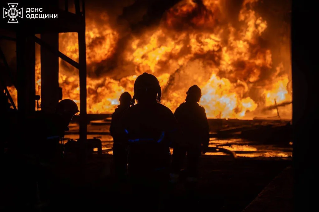 ВС РФ ночью нанесли удары по военным объектам в пяти областях Украины на 18.08.2025