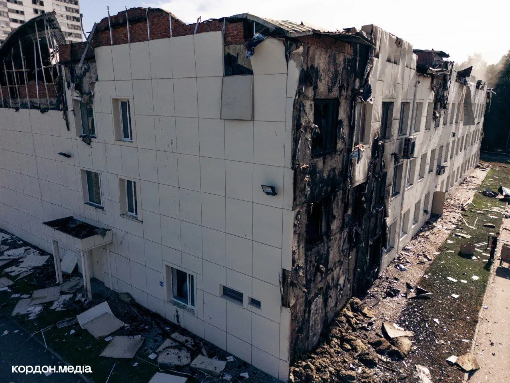 Корпус Сумского государственного университета (СумДУ) после вчерашнего ракетного удар