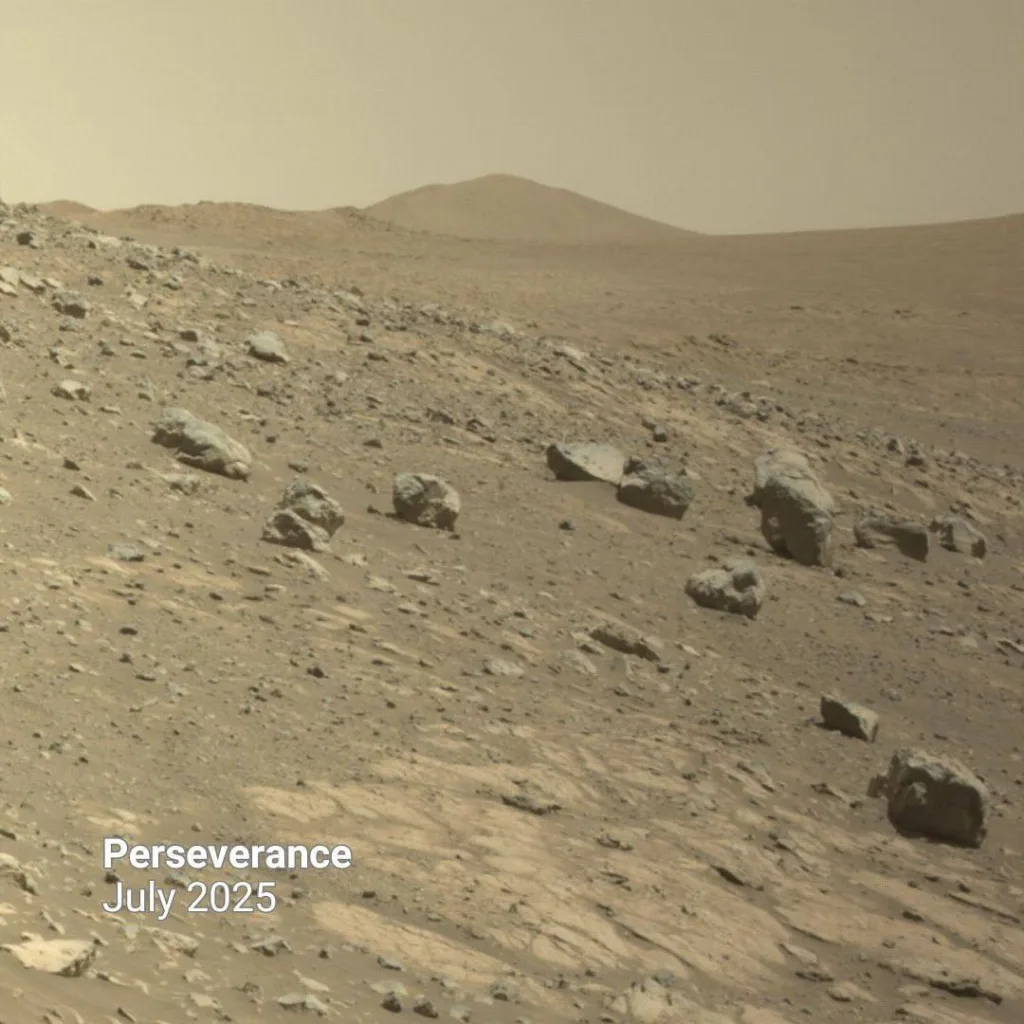 60 лет с Марсом: от первых снимков до полётов дронов