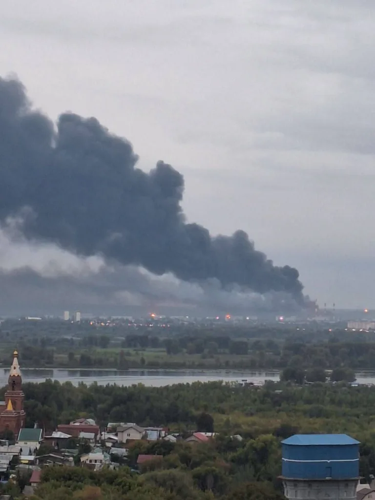 Российская ПВО ночью уничтожила 102 украинских БПЛА