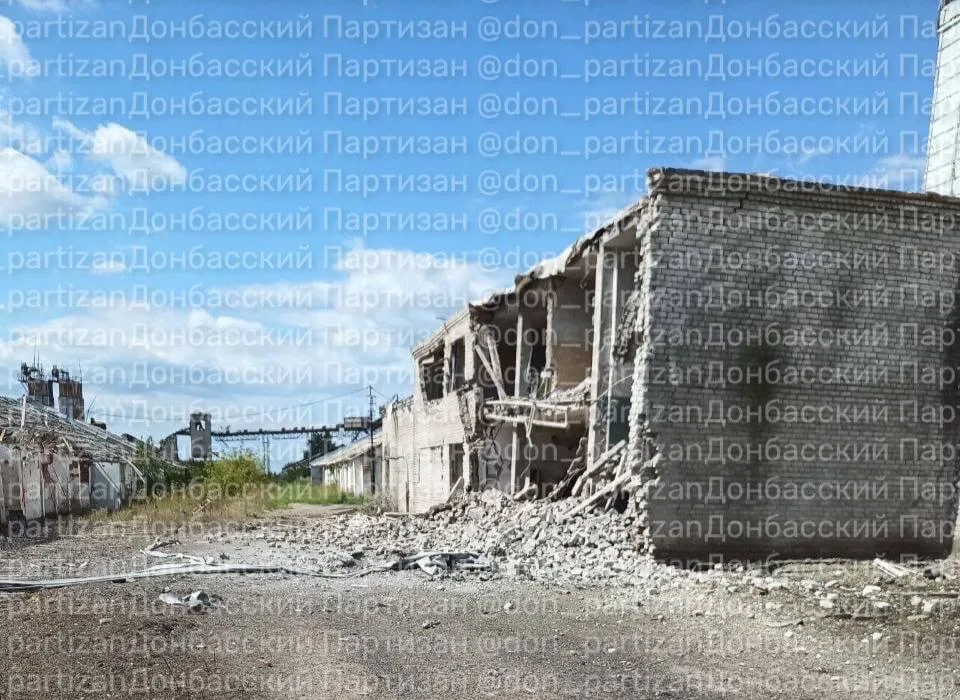 Доброполье: серия ударов ФАБ-250 с УМПК по логистической инфраструктуре ВСУ