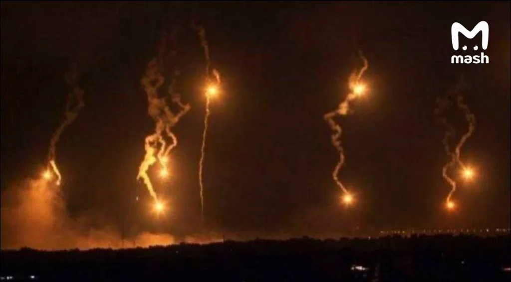 Израильские войска начали масштабное наступление на город Газа. На всей территории сектора гремят мощные взрывы