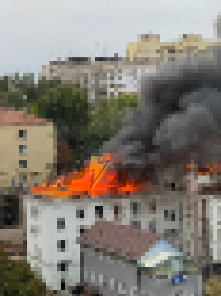 Последствия прилетов или падения сбитых дронов в центре Днепропетровска