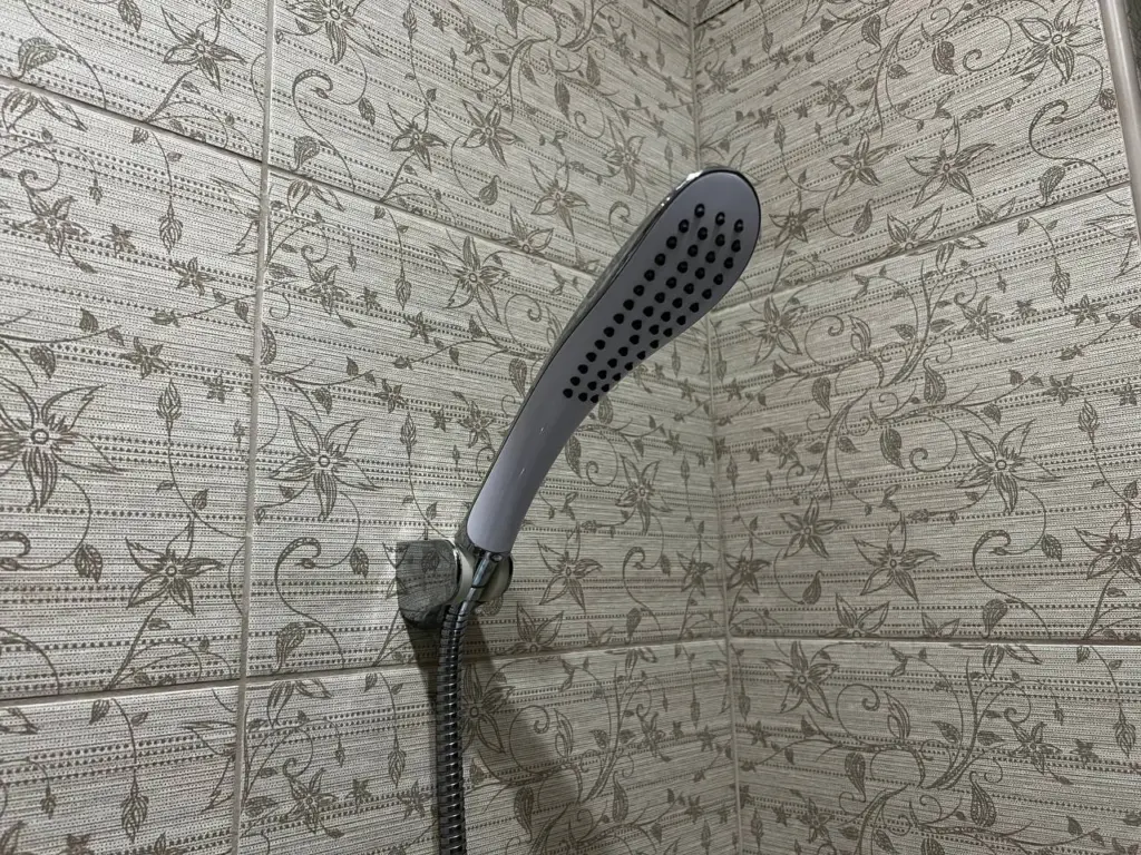 Граждане с душем вместо ванны могут платить за ЖКХ меньше — юрист все разъяснила