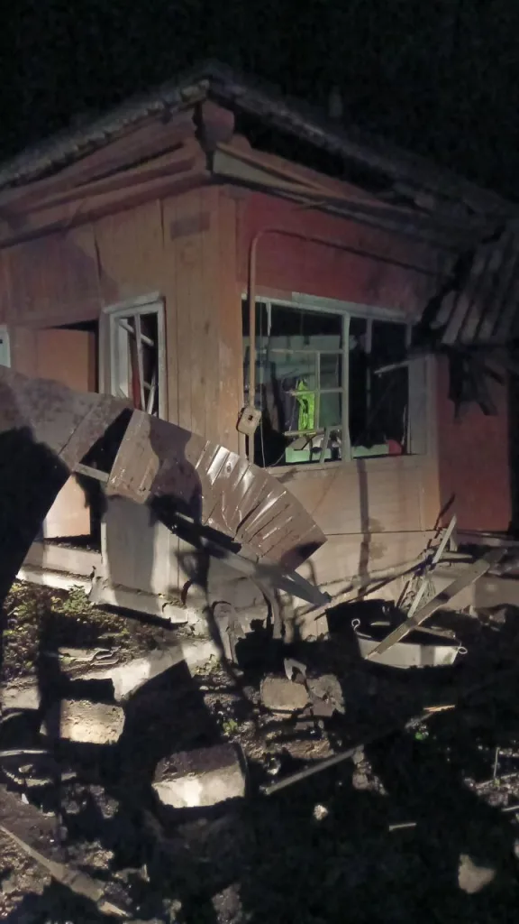 Боевики Зеленского ударили по мирным домам Брянской области