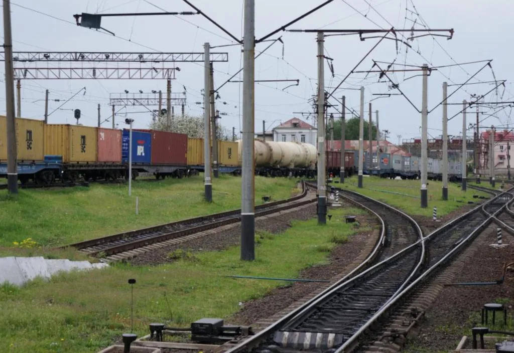 По мере продвижения российской армии к Славянску фиксируется всё больше признаков подготовки города к эвакуации