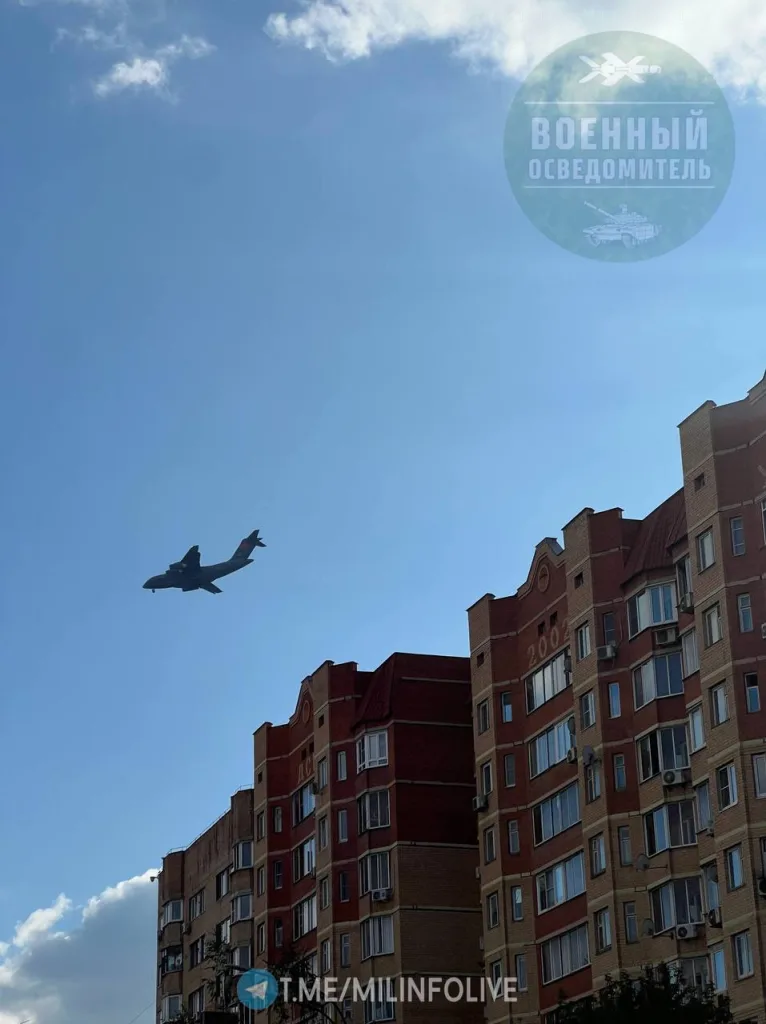 Сразу два военно-транспортных самолёта Y-20A Kunpeng ВВС НОАК сегодня засветились в Чкаловске