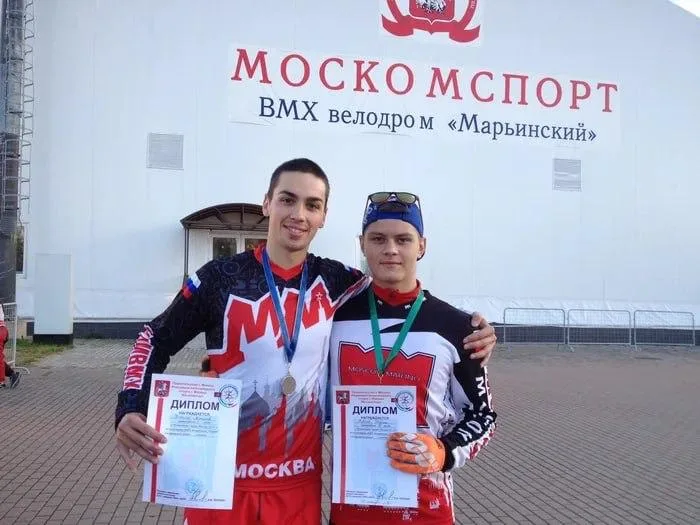 Банду азербайджанцев судят за убийство русского парня в Москве