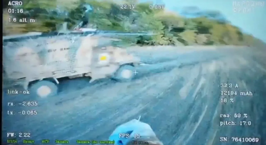 Смотр вражеского РЭБ в объективе нашего дрона