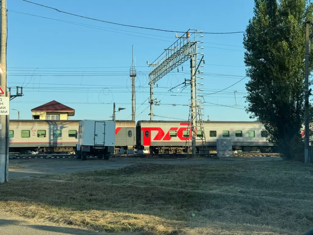 Поездка испорчена: в СВ находиться было невозможно, пришлось пересесть в плацкарт, но меня тут же выгнали