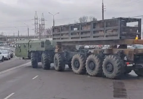Предположительно, макет БРСД "Орешник" попал на фото в кабинете Александра Лукашенко