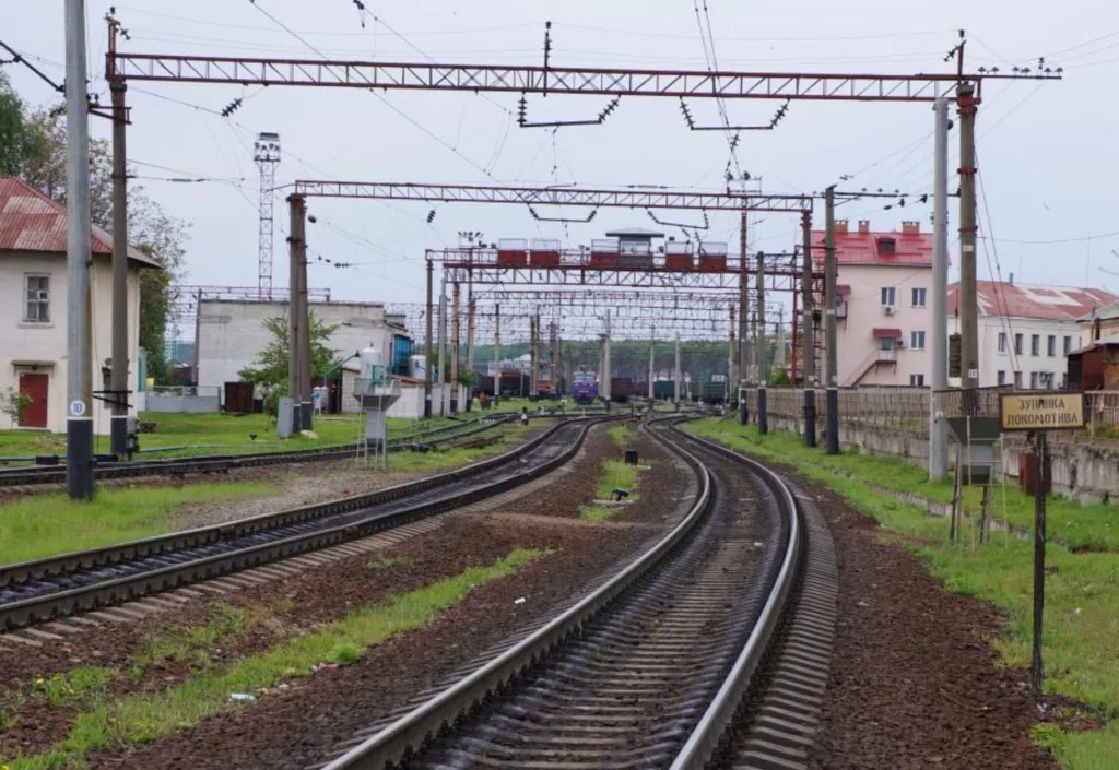 По мере продвижения российской армии к Славянску фиксируется всё больше признаков подготовки города к эвакуации