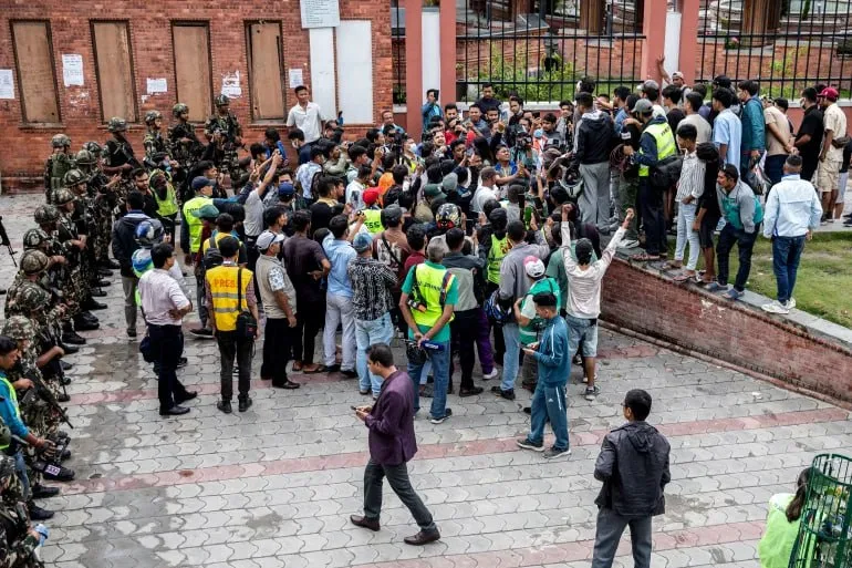 Непал готовится к выборам временного правительства