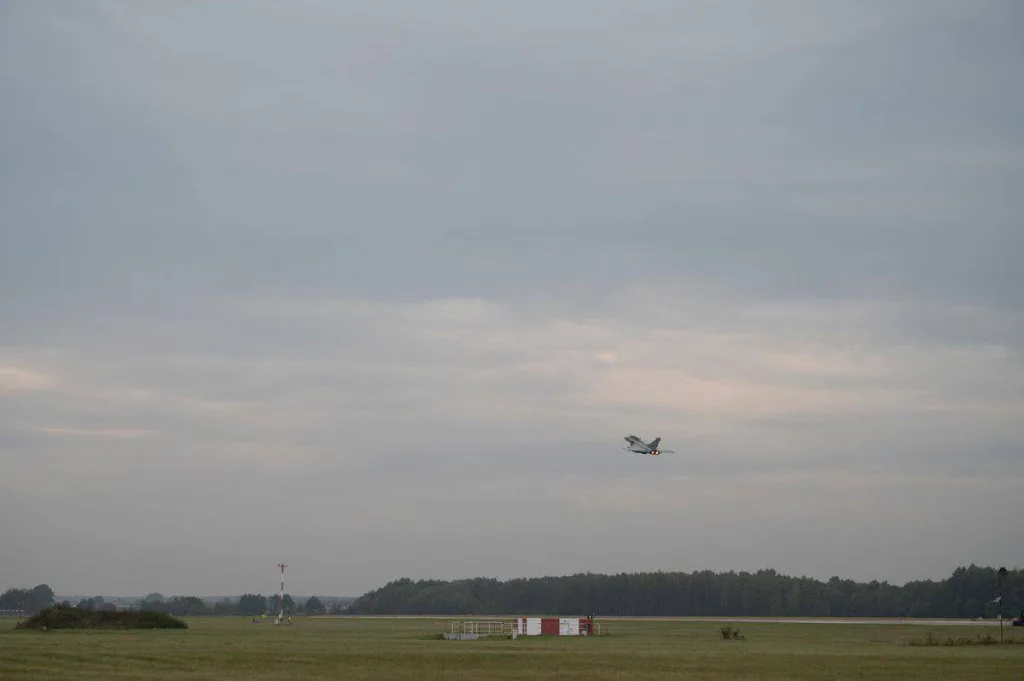 Взлёт истребителя Rafale ВВС Франции с ракетами класса «воздух-воздух» MICA с польской авиабазы Минск-Мазовецкий в рамках операции НАТО «Eastern Centry»