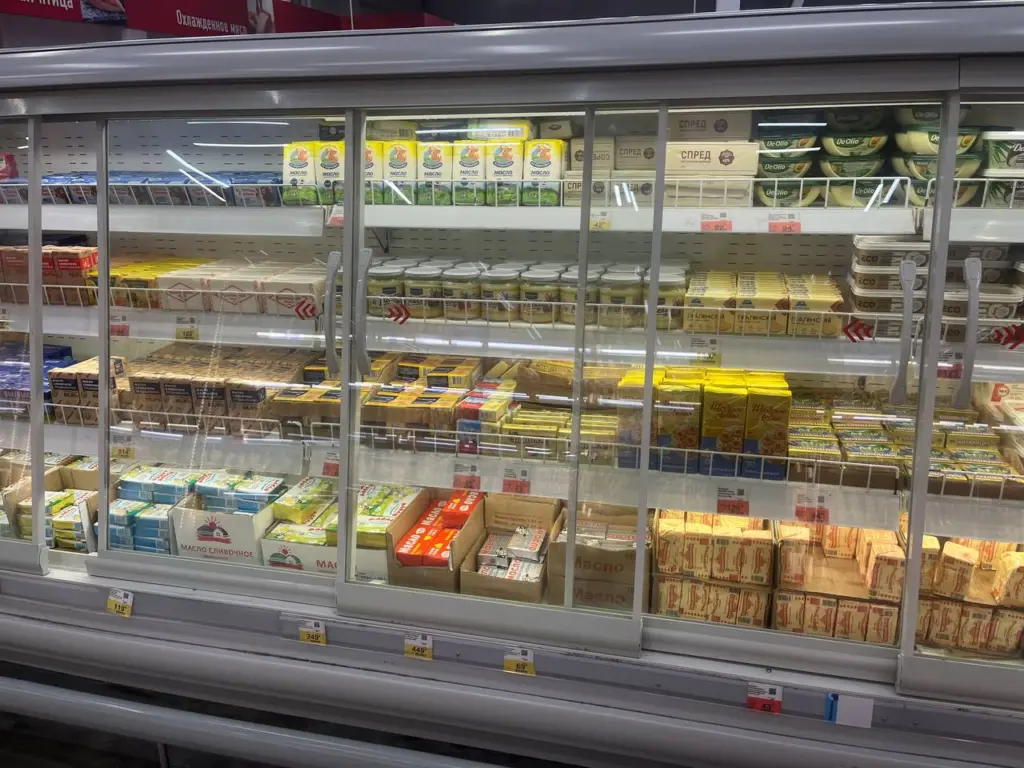 Лучшее сливочное масло по версии экспертов Роскачества: только 2 бренда можно покупать спокойно — никакой пальмы