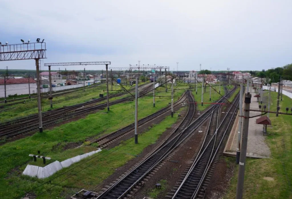 По мере продвижения российской армии к Славянску фиксируется всё больше признаков подготовки города к эвакуации